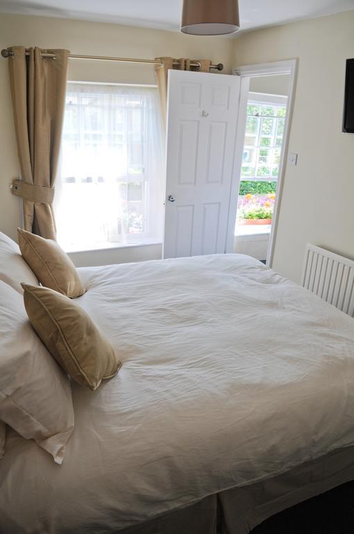 The New Court Inn Usk Room photo